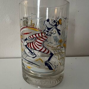 McDonald’s Goofy Seaside Collectors Cup